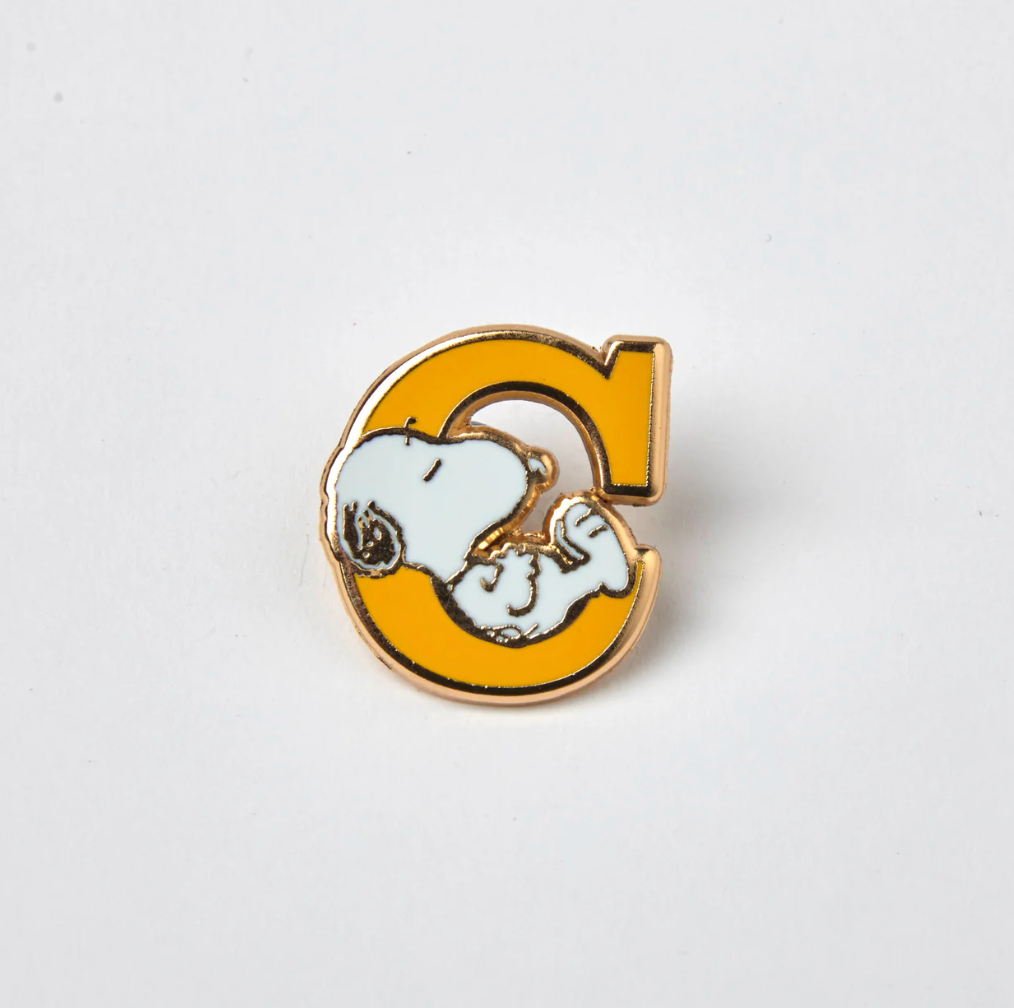 PEANUTS C ALPHABET ENAMEL PIN