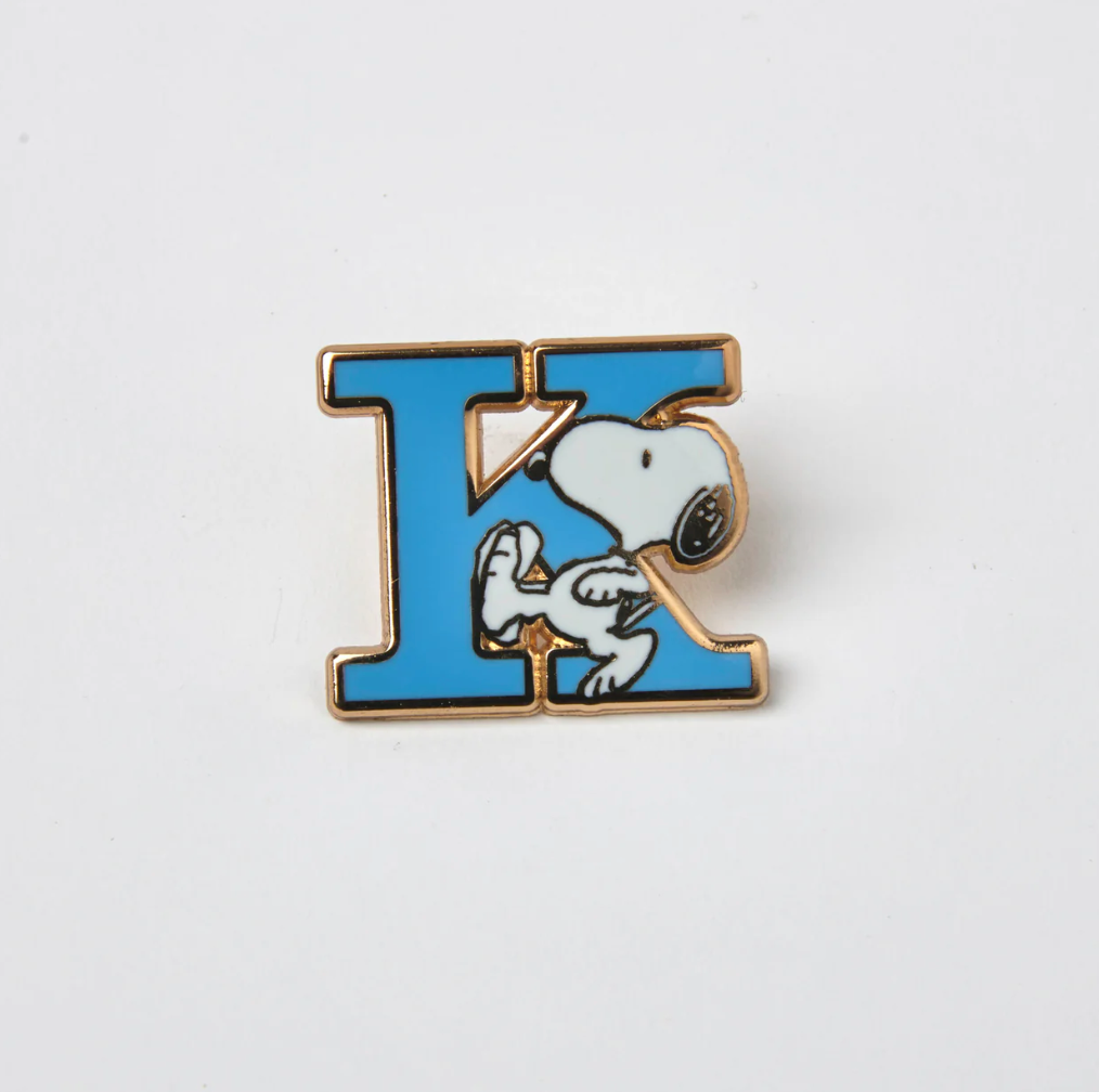 PEANUTS K ALPHABET ENAMEL PIN