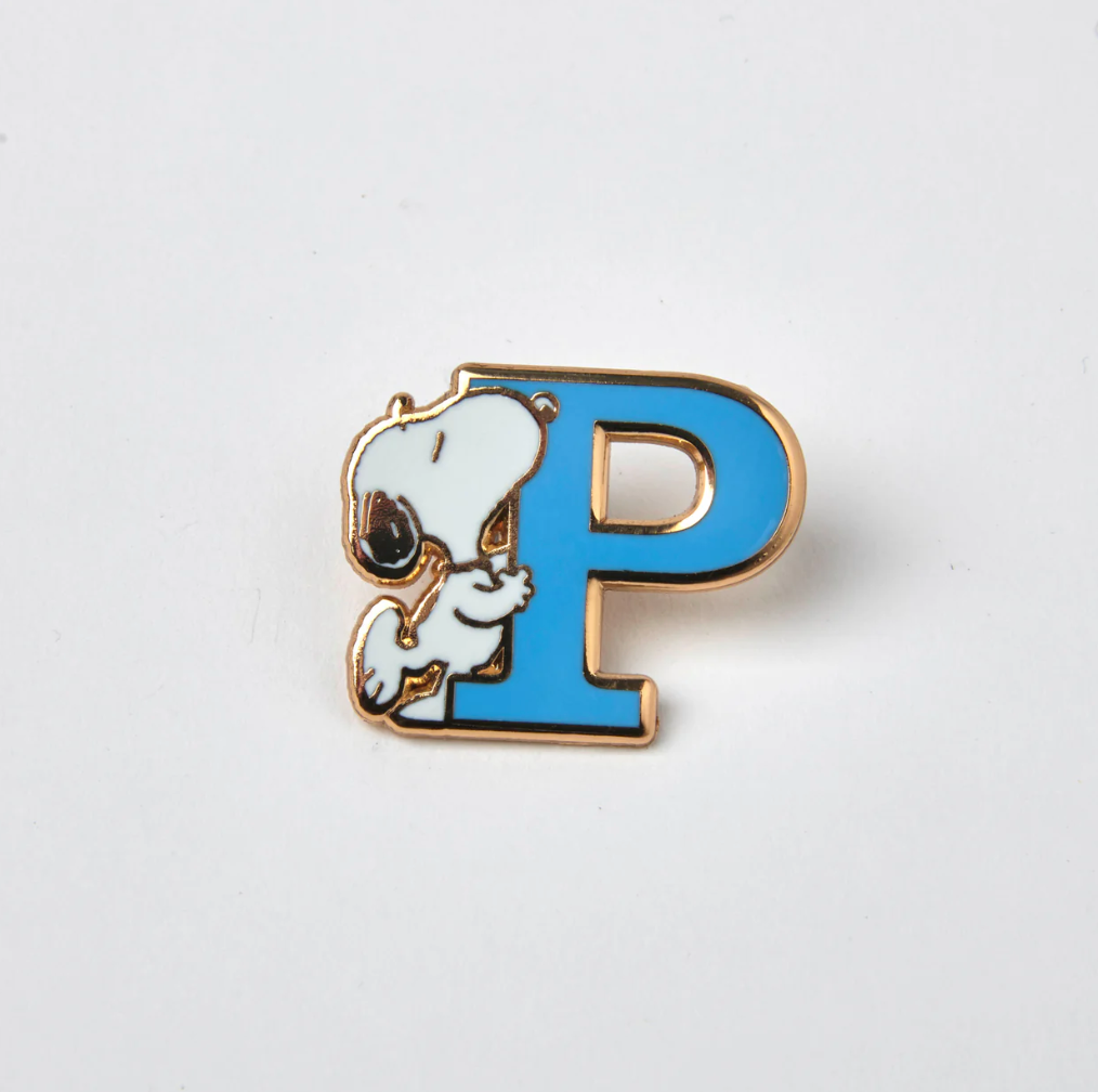 PEANUTS P ALPHABET ENAMEL PIN