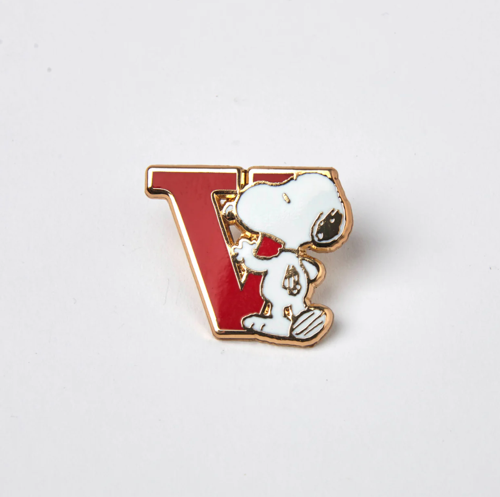 PEANUTS V ALPHABET ENAMEL PIN