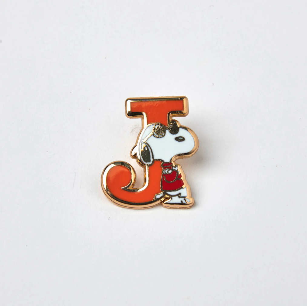PEANUTS J ALPHABET ENAMEL PIN